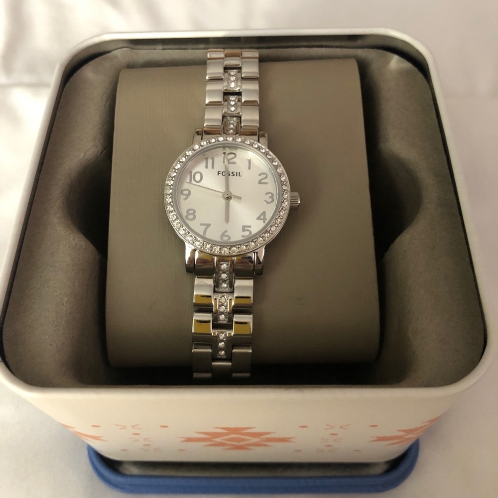 Brand new fossil watch !!